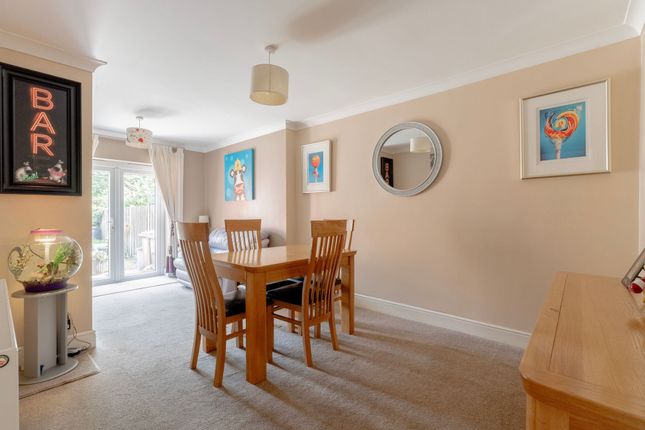 96 Caister Road, Great Yarmouth photo 4