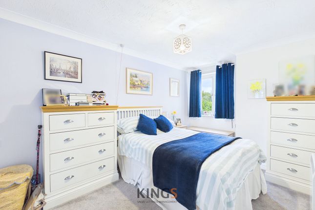 53 Potters Court Darkes Lane, Potters Bar photo 4