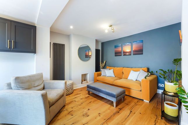 12 River Way, Epsom photo 4