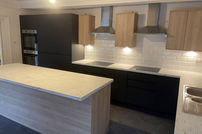 27 Elmwood Avenue, Huddersfield photo 3