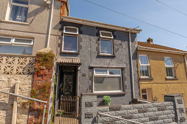 4 Coronation Street, Bridgend photo 4