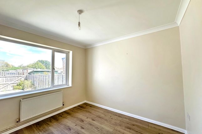 1b, Pelham Close, Pevensey photo 5