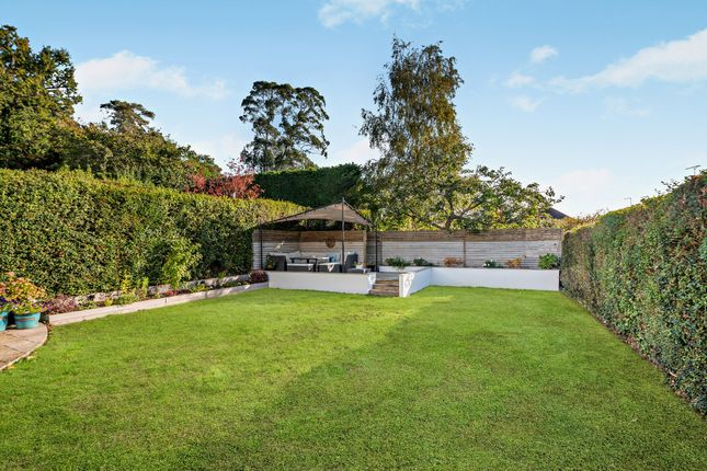 4, Valley Lane, Farnham photo 3