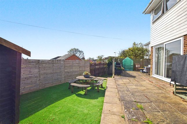 16, Grebe Close, Hampshire photo 5