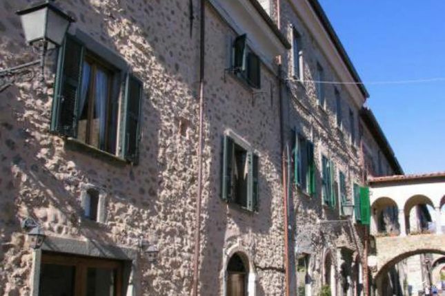 Thumbnail Town house for sale in Massa-Carrara, Villafranca In Lunigiana, Italy