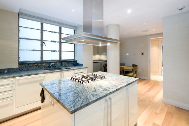 Flat to rent in Lowndes Square, Knightsbridge