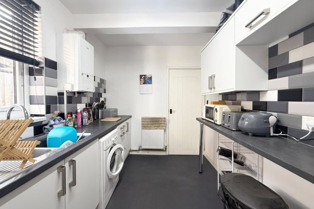 5, Green Lane, Stourbridge photo 4