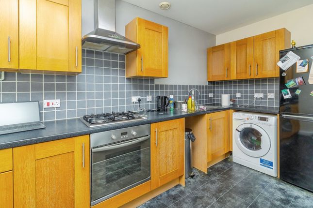 38, Stokers Close, Dunstable photo 4