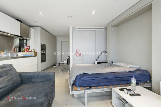 Studio for sale in Bezier Apartments, City Road