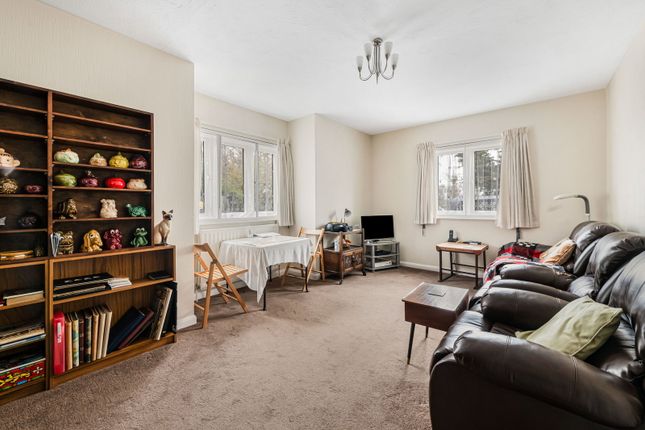 5, Dormer Lodge, Old Coulsdon photo 2