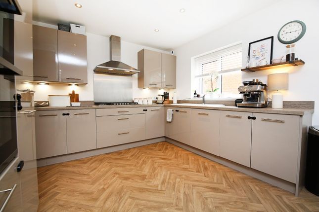 38, Sampson Avenue, Uttoxeter photo 4