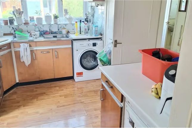 15, Oaklands Crescent, Chester photo 4