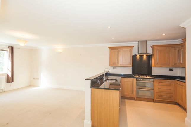 Flat to rent in Flat 4, 30 Chiltern Court, Goring On Thames