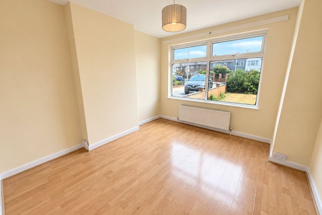44, Seaton Road, Middlesex photo 2
