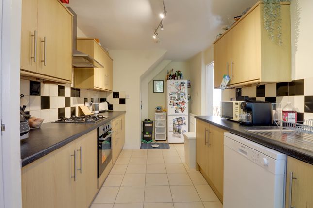 10, Lindley Close, Hertfordshire photo 4