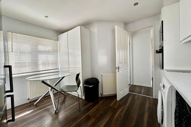 Mobile/park home for sale in First Avenue, Galley Hill, Waltham Abbey