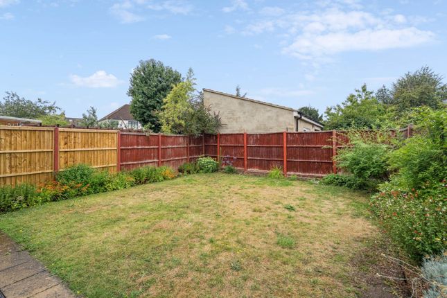 2a Knutsford Avenue, Watford photo 4