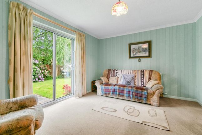 17, Blackhouse Avenue, Glasgow photo 4
