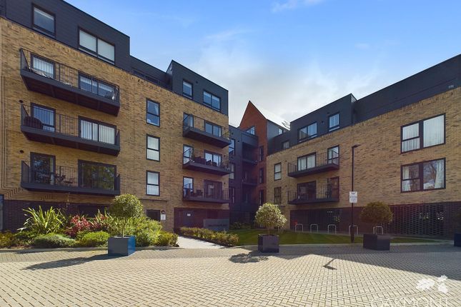 Thumbnail Flat for sale in Halcyon Place, Brentwood