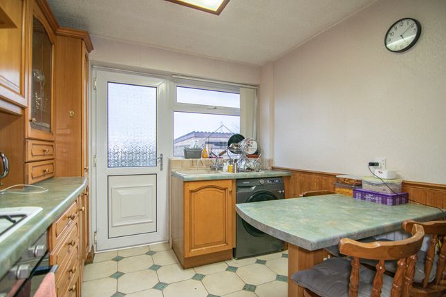 37 Millfield Crescent, Leicester photo 4