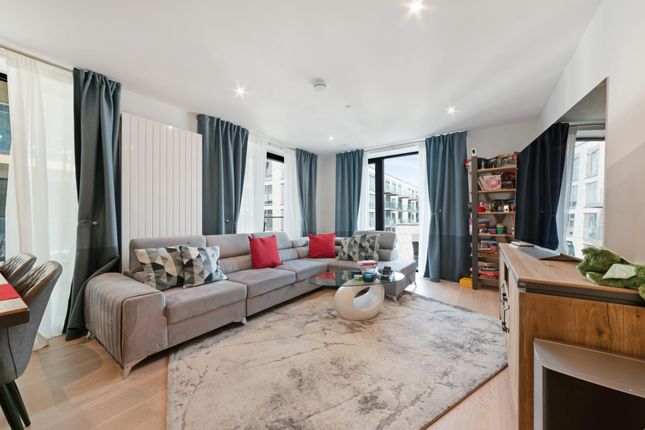 Thumbnail Flat for sale in John Cabot House, Clipper Street
