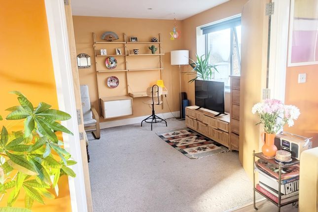Flat 8, Joseph House, London photo 2