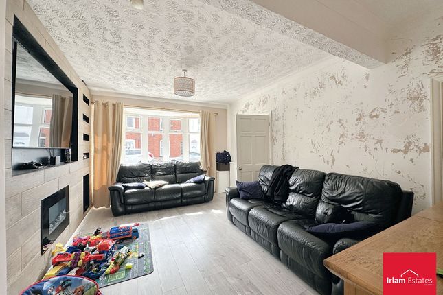 24 Moss Lane, Manchester photo 4
