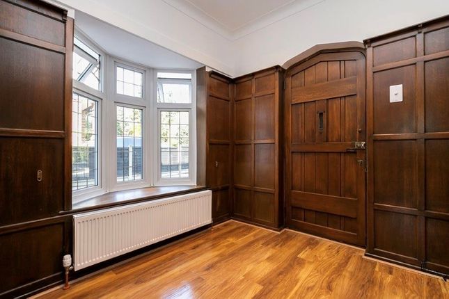19, Woodford Green photo 4
