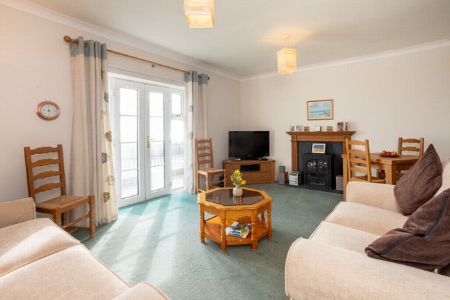 Flat 1 The Terrace Apartments, West Parade, Hythe photo 4