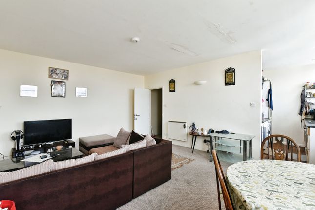 Flat for sale in Whitehorse Road, Croydon