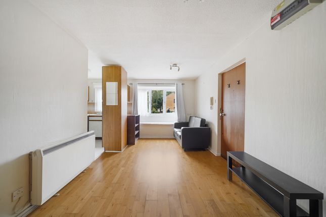 60, Beardsley Way, London photo 4