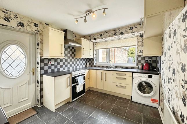 8, Moor View Close, Morpeth photo 3