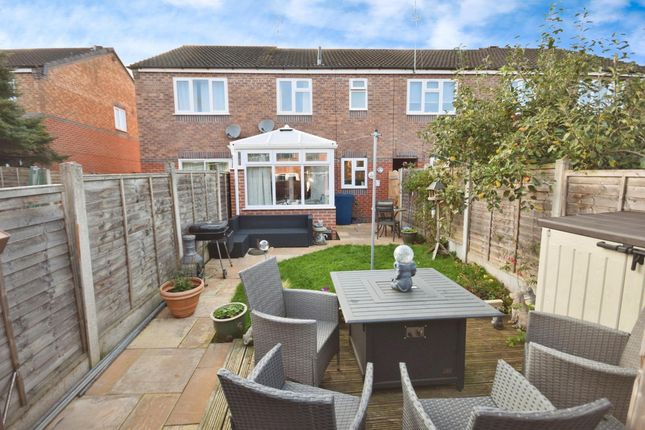 10 Barker Close, Stafford photo 2