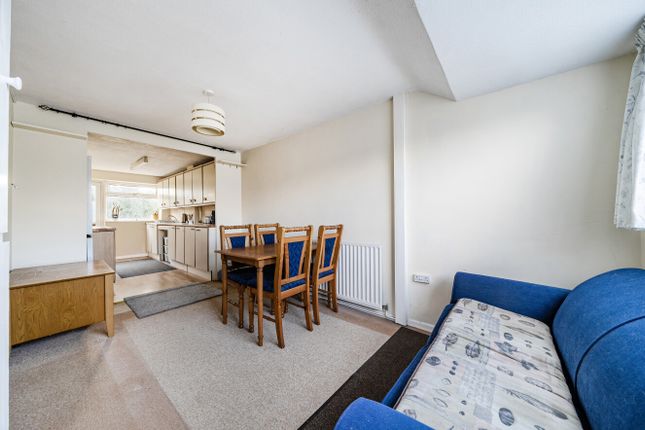 32, Aldsworth Close, Gloucestershire photo 4