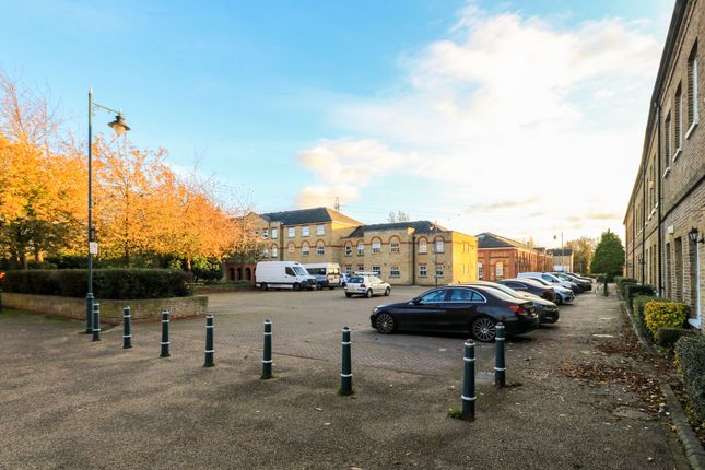 Flat for sale in James Lee Square, Enfield