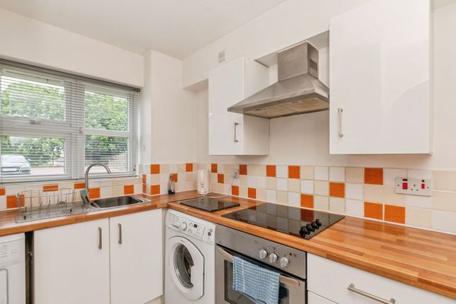 Flat 2, Topaz Court,, Ferro Road, Rainham photo 4