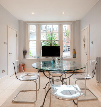 46,, Woodstock Mews, London photo 4