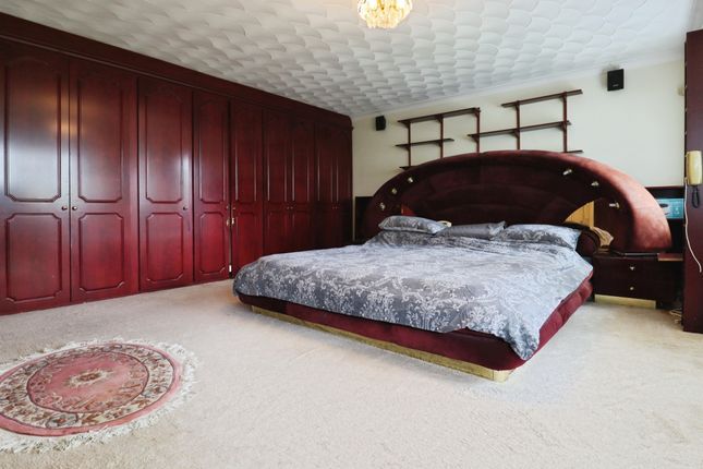 12, Highlands, Porth photo 4