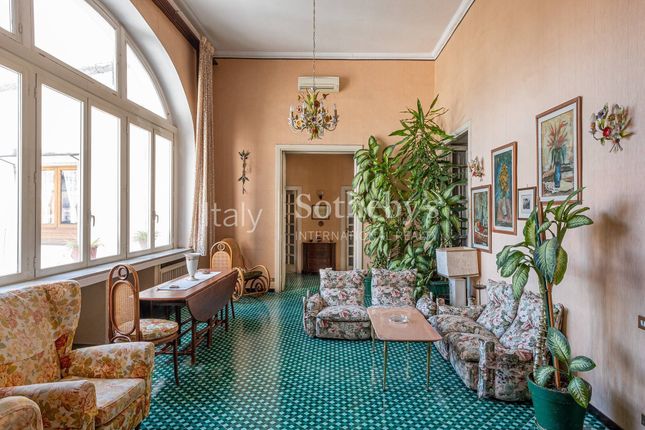 Apartment for sale in Piazza San Domenico Maggiore, Napoli, Campania