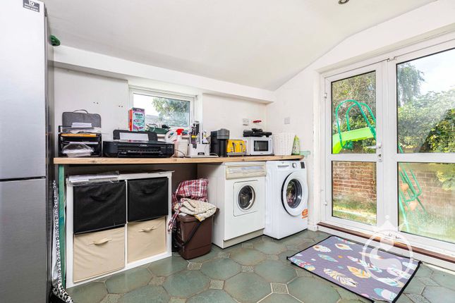 5 Tatnam Road, Poole photo 4