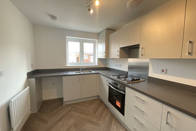 131, Rose Way Edwalton, Nottingham photo 2