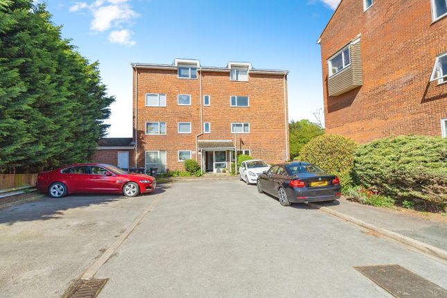 Flat for sale in Katherines Court, Ampthill