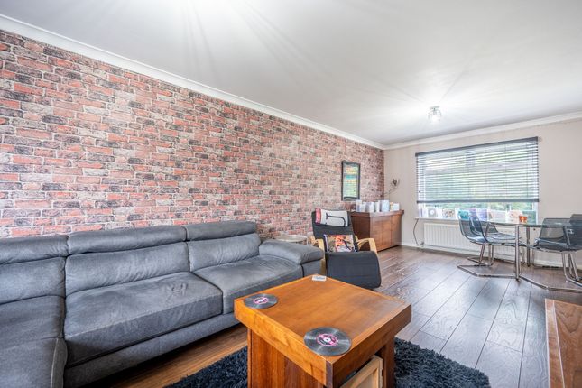 27 Brewlands Road, Kilmarnock photo 4