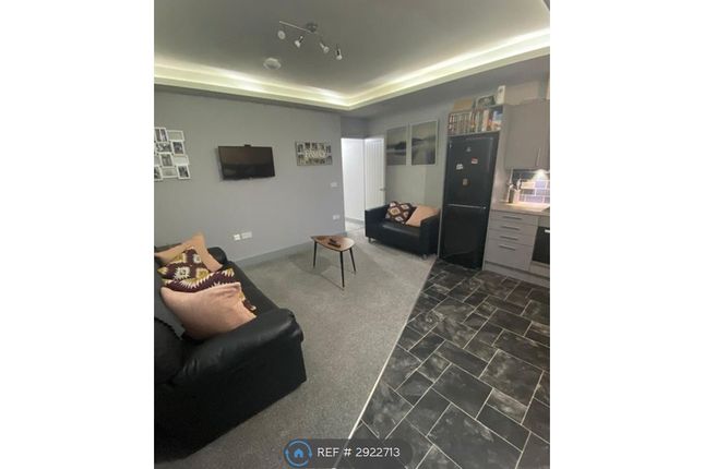 Flat, Westgate, Wakefield photo 2