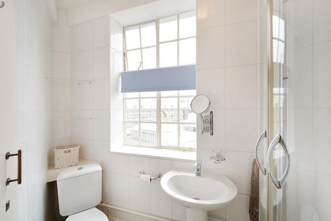 302, Russell Court, Bloomsbury photo 5