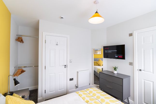 Room 5, 131, South View Avenue, Reading photo 4