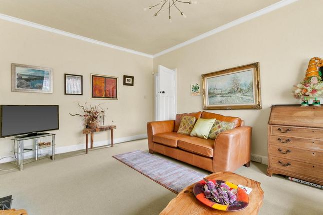 785, Clarkston Road, Glasgow photo 3