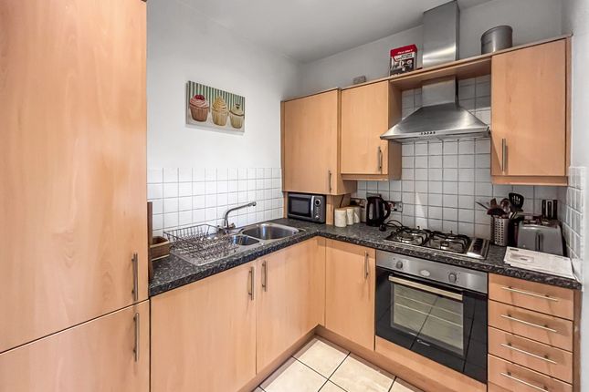 Flat Ground Floor Flat, 18, Ambrose Street, Cheltenham photo 4