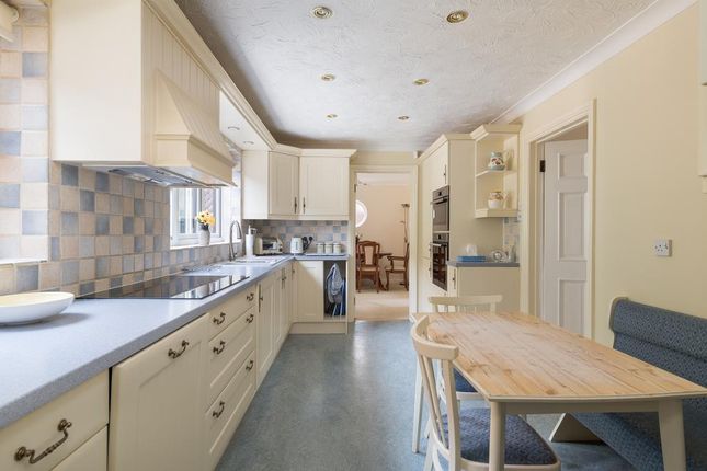 10, Fosters Lane, Milton Keynes photo 4