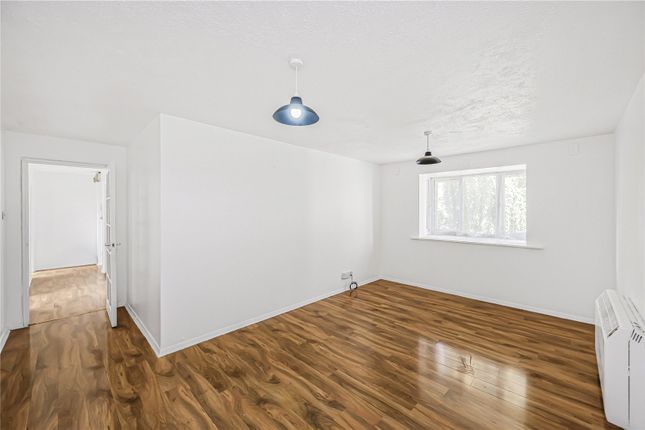 9, Greenslade Road, Barking photo 2